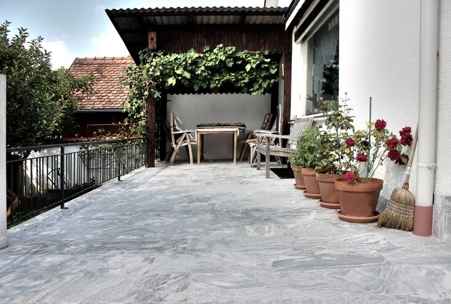 Terrasse in Viscont White Granit, Stein Schwarz 
